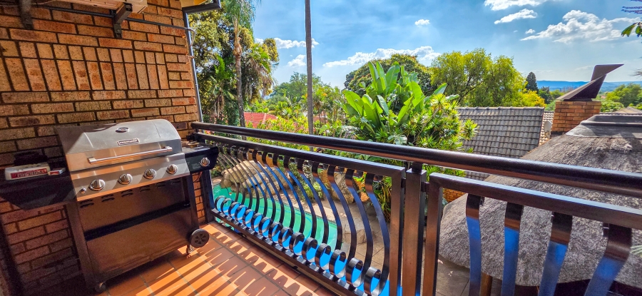 5 Bedroom Property for Sale in Magalieskruin Gauteng