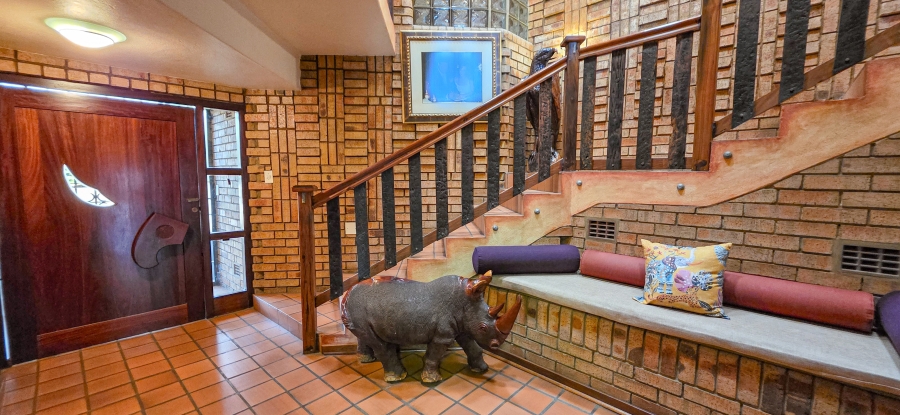5 Bedroom Property for Sale in Magalieskruin Gauteng