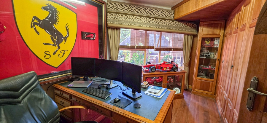 5 Bedroom Property for Sale in Magalieskruin Gauteng