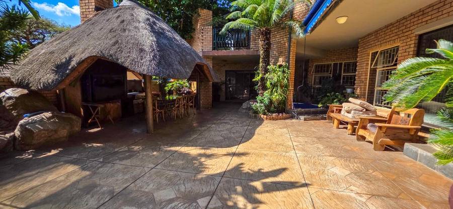 5 Bedroom Property for Sale in Magalieskruin Gauteng
