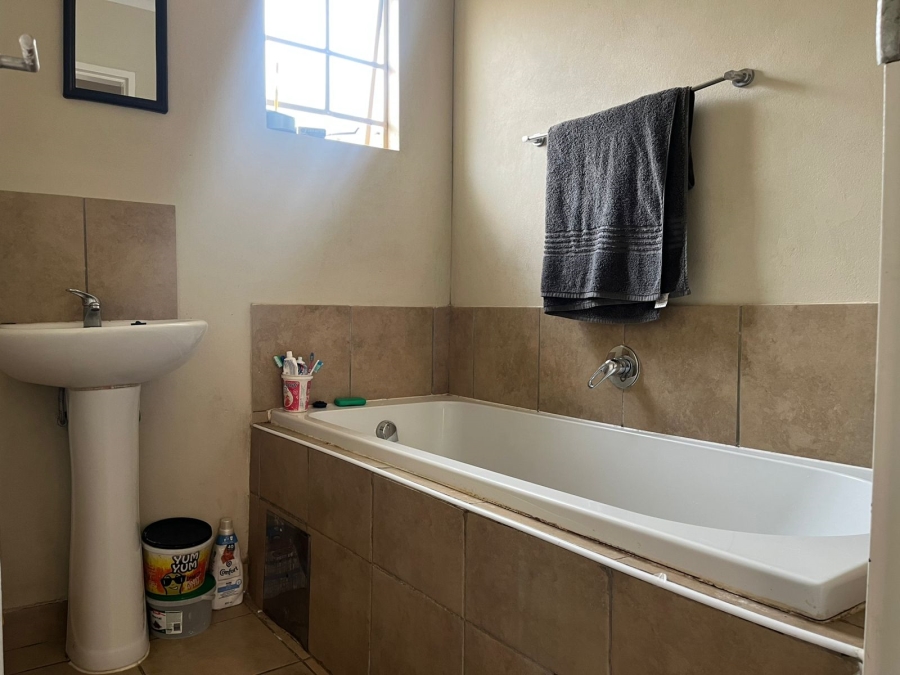 3 Bedroom Property for Sale in Palm Ridge Gauteng