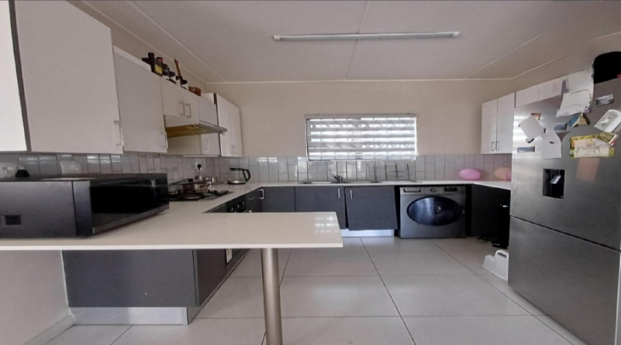 3 Bedroom Property for Sale in Brentwood Park AH Gauteng