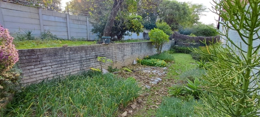 To Let 1 Bedroom Property for Rent in Petervale Gauteng