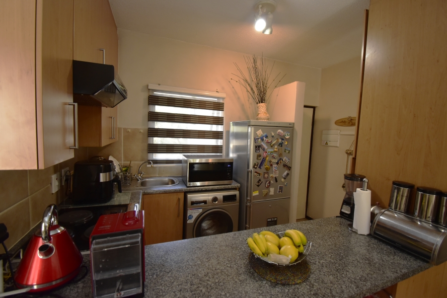 To Let 1 Bedroom Property for Rent in Lonehill Gauteng