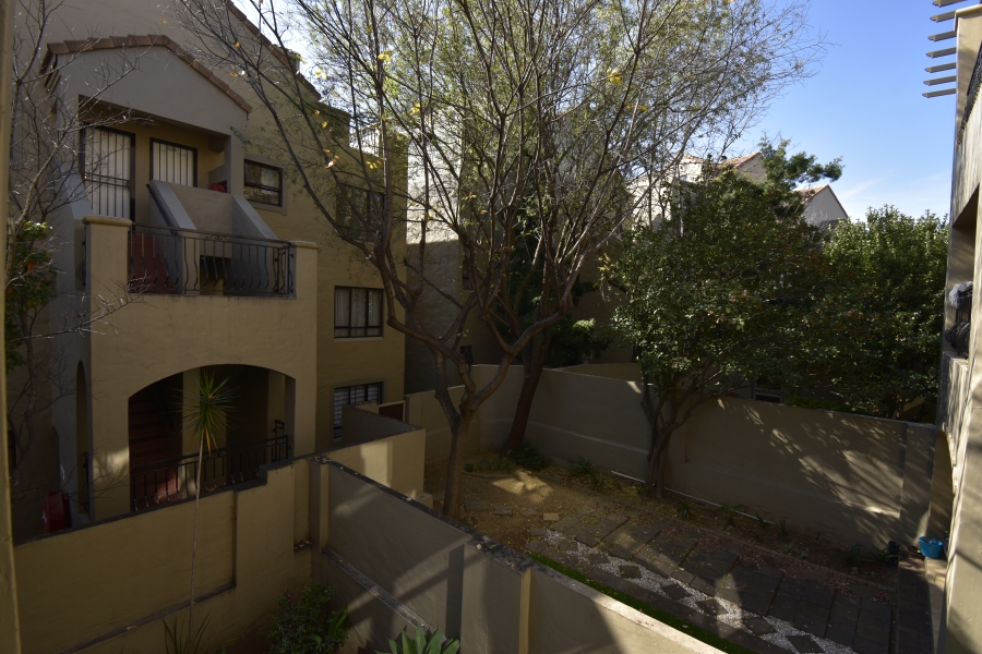 To Let 1 Bedroom Property for Rent in Lonehill Gauteng