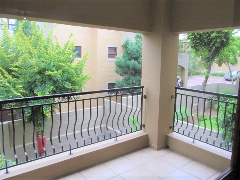 To Let 1 Bedroom Property for Rent in Lonehill Gauteng