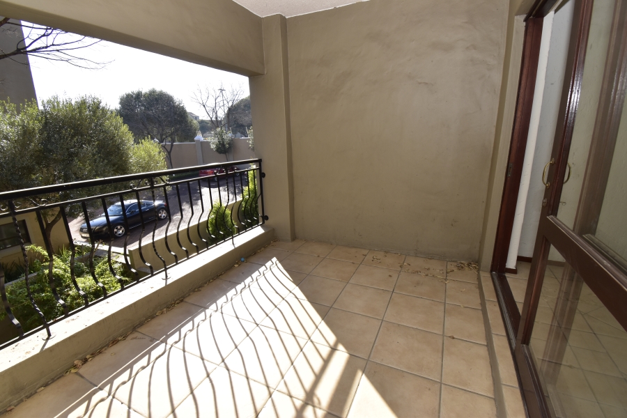 To Let 1 Bedroom Property for Rent in Lonehill Gauteng