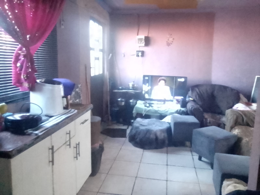 1 Bedroom Property for Sale in Bram Fischerville Gauteng