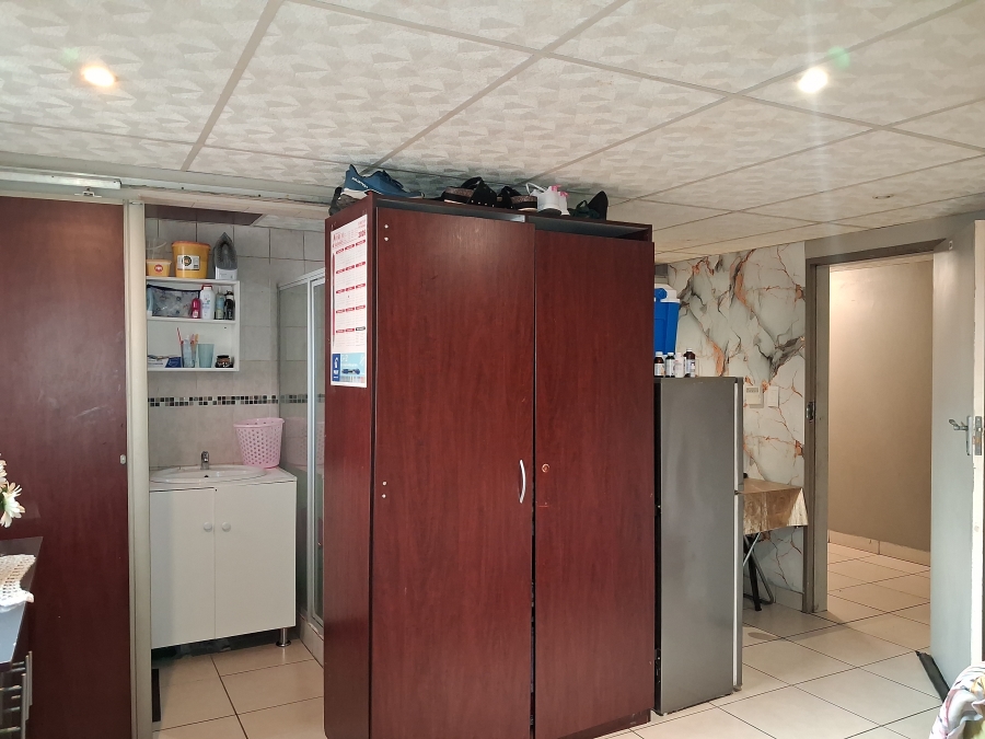 1 Bedroom Property for Sale in Pretoria Central Gauteng