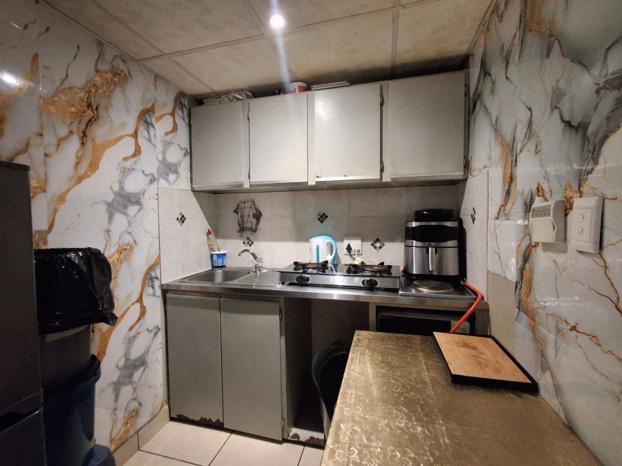 1 Bedroom Property for Sale in Pretoria Central Gauteng