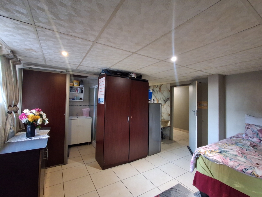 1 Bedroom Property for Sale in Pretoria Central Gauteng