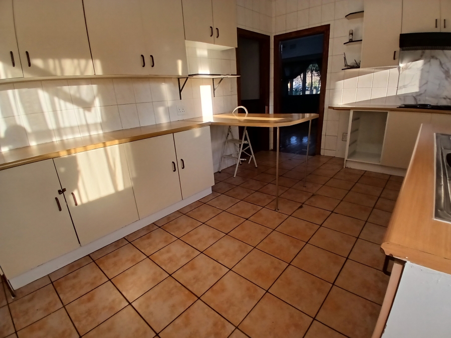 3 Bedroom Property for Sale in Dunnottar Gauteng