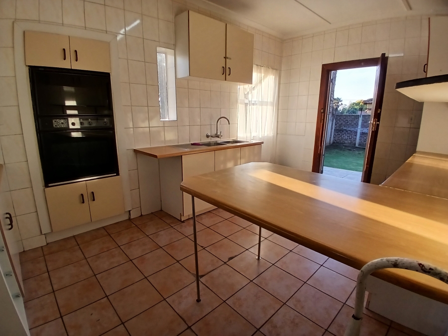 3 Bedroom Property for Sale in Dunnottar Gauteng