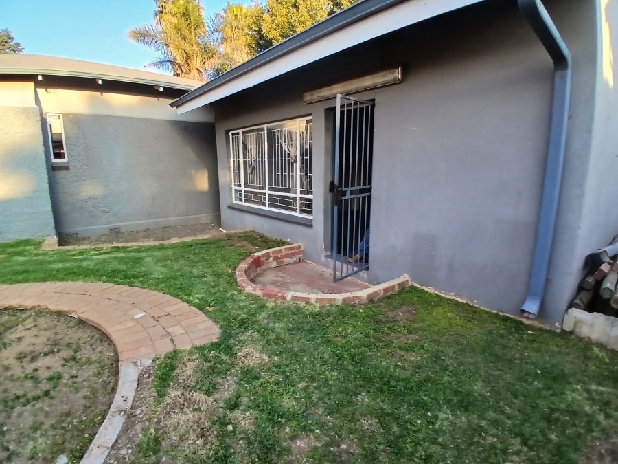 3 Bedroom Property for Sale in Dunnottar Gauteng