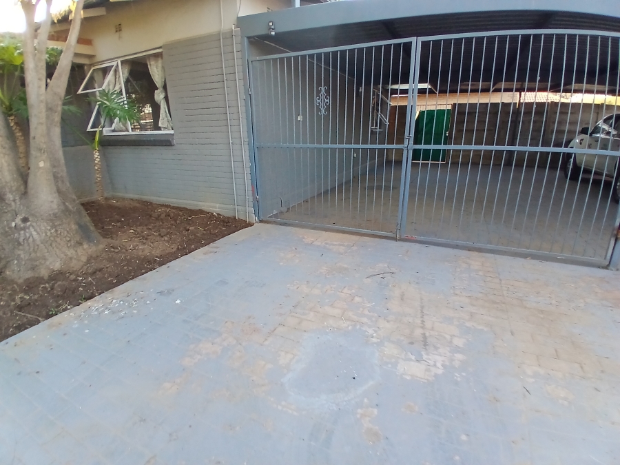 3 Bedroom Property for Sale in Dunnottar Gauteng