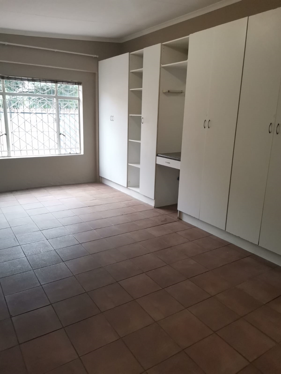 3 Bedroom Property for Sale in Dunnottar Gauteng