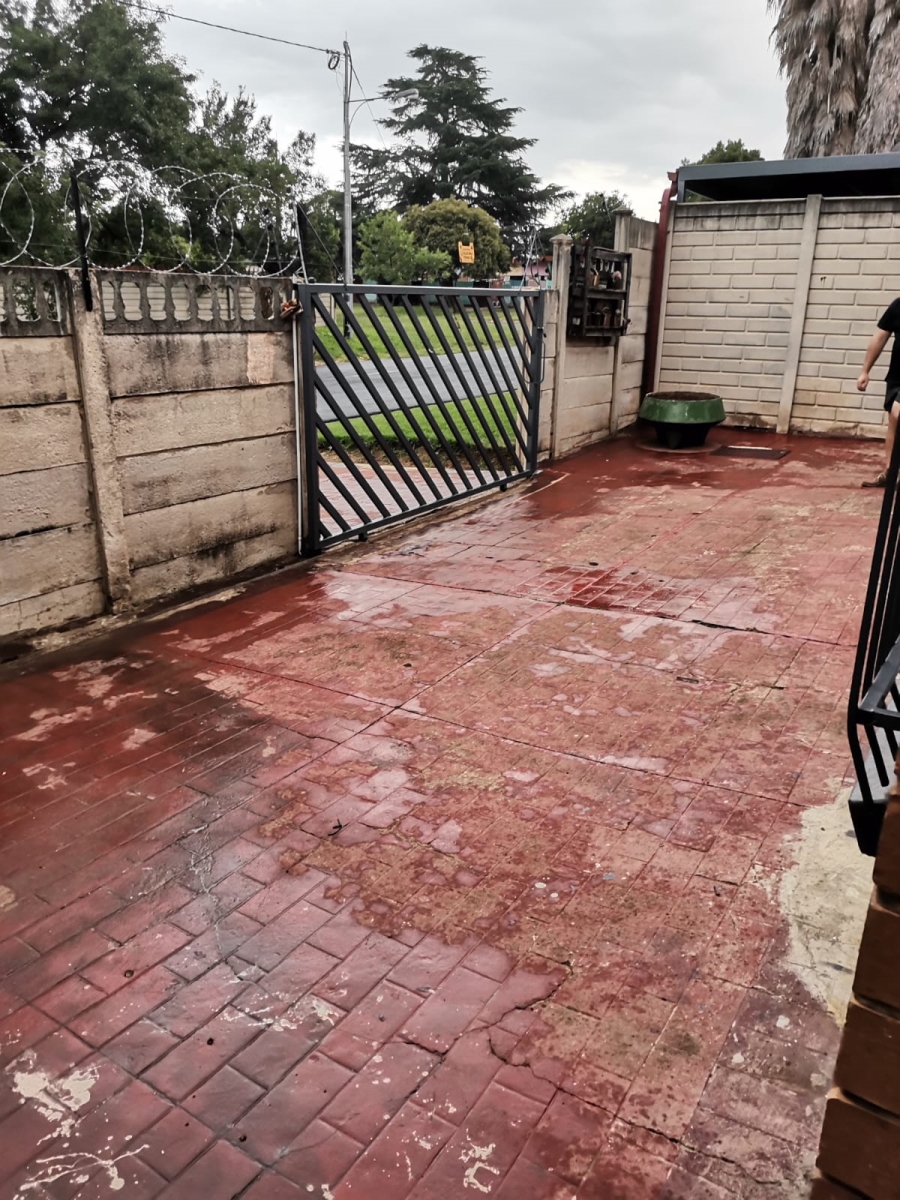 3 Bedroom Property for Sale in Dunnottar Gauteng