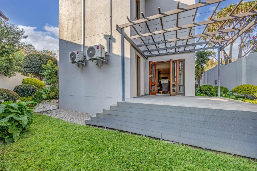4 Bedroom Property for Sale in Broadacres Gauteng
