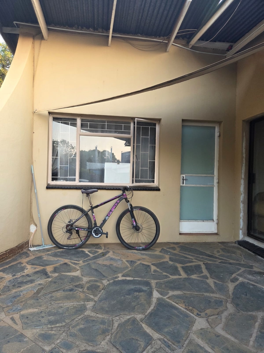 1 Bedroom Property for Sale in Sinoville Gauteng