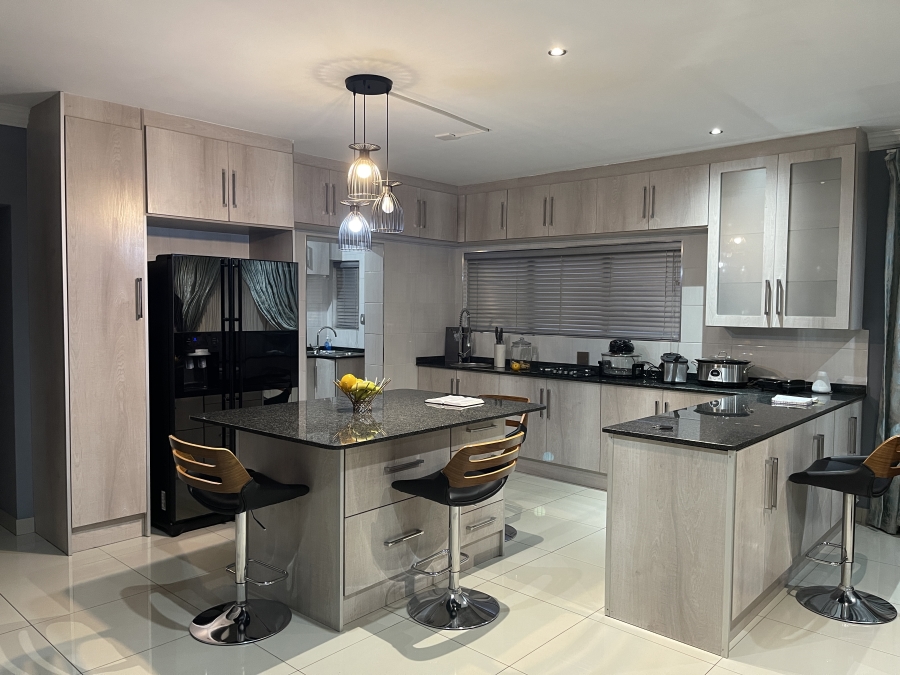 4 Bedroom Property for Sale in Eligwa Estate Gauteng