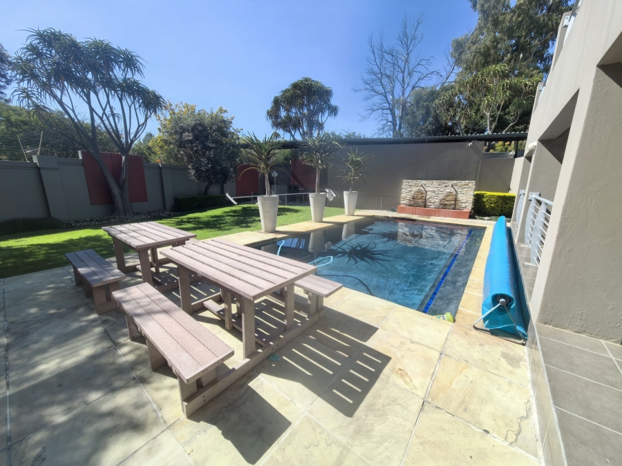 To Let 2 Bedroom Property for Rent in Sunninghill Gauteng