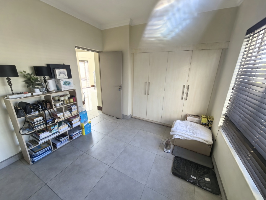 To Let 2 Bedroom Property for Rent in Sunninghill Gauteng
