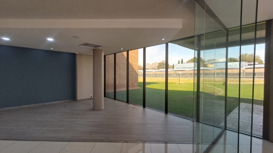 To Let Commercial Property for Rent in Randjespark Gauteng