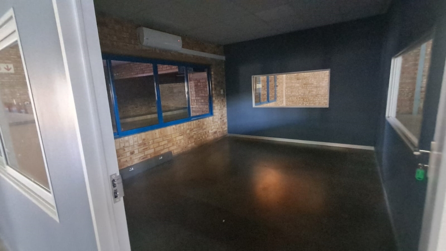 To Let Commercial Property for Rent in Randjespark Gauteng