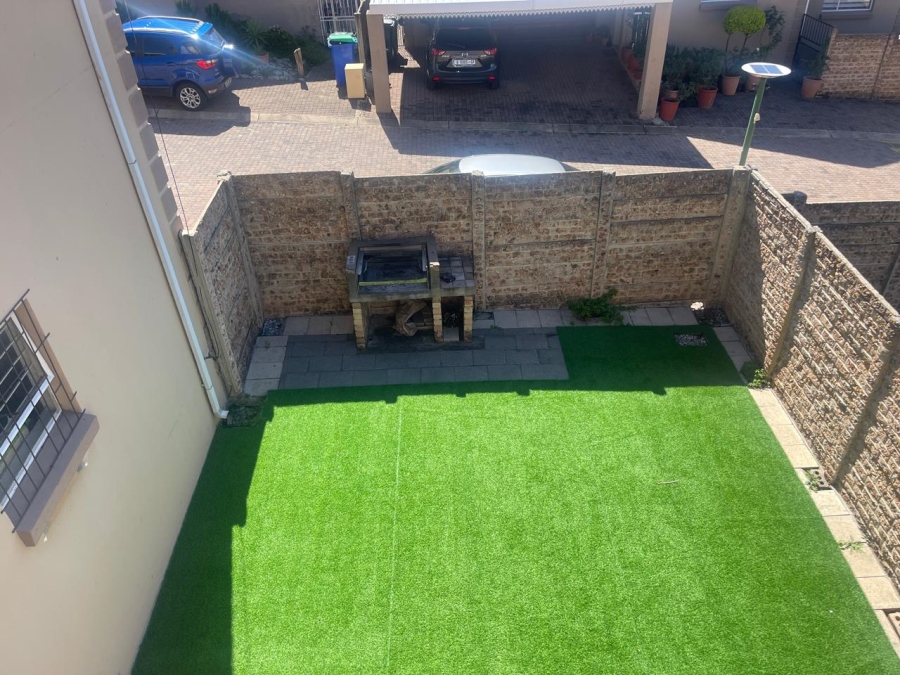 4 Bedroom Property for Sale in Buccleuch Gauteng