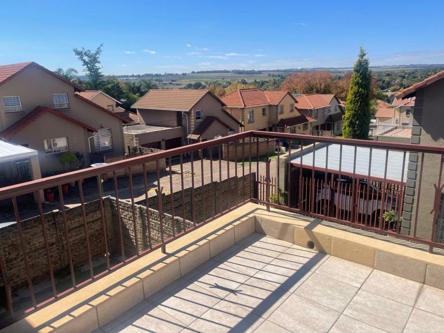 4 Bedroom Property for Sale in Buccleuch Gauteng