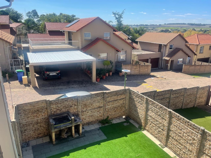 4 Bedroom Property for Sale in Buccleuch Gauteng