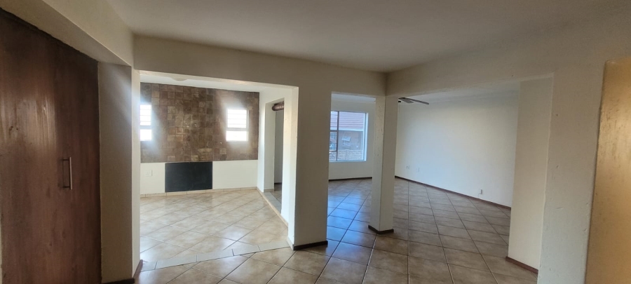 4 Bedroom Property for Sale in Buccleuch Gauteng