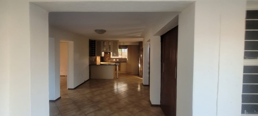 4 Bedroom Property for Sale in Buccleuch Gauteng