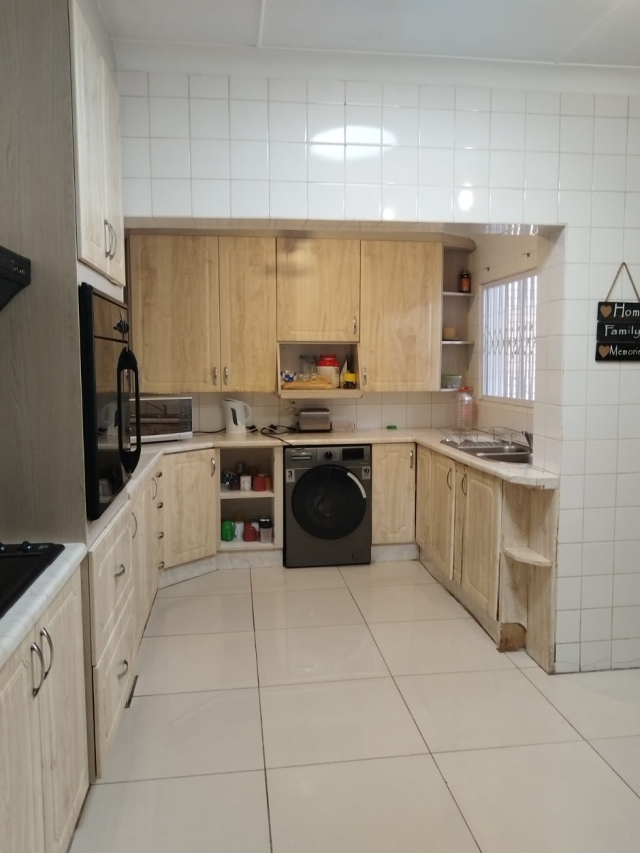 4 Bedroom Property for Sale in Birchleigh Gauteng