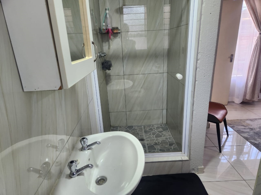 3 Bedroom Property for Sale in Glen Marais Gauteng