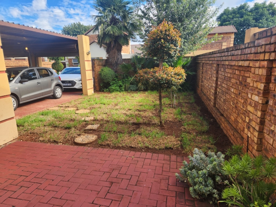 3 Bedroom Property for Sale in Glen Marais Gauteng