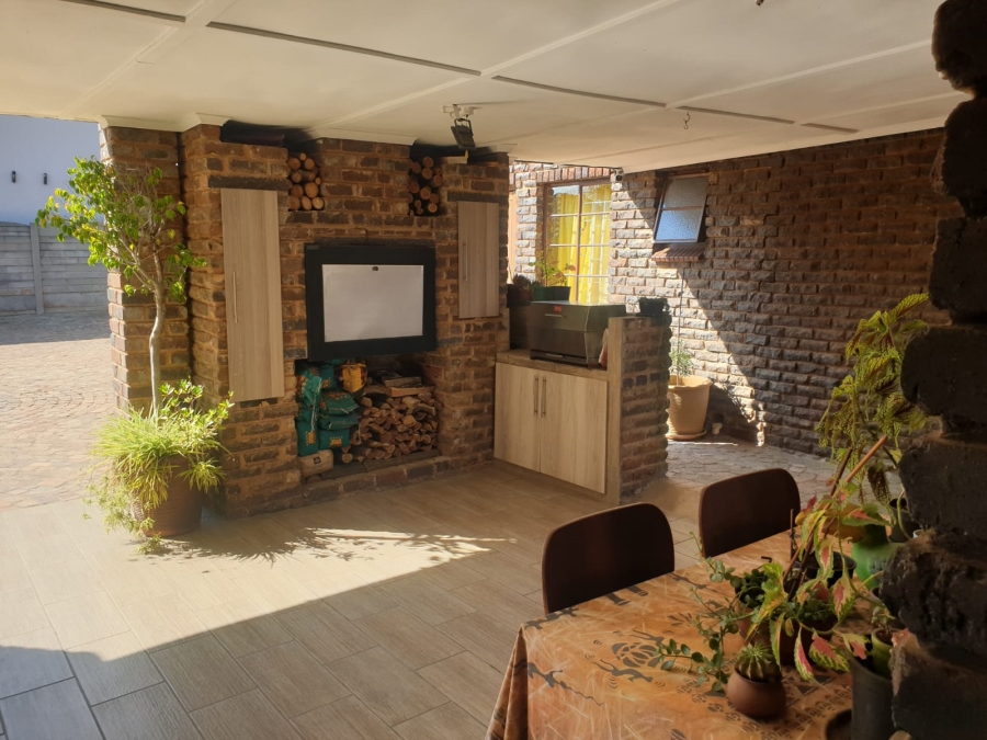 4 Bedroom Property for Sale in Dalview Gauteng