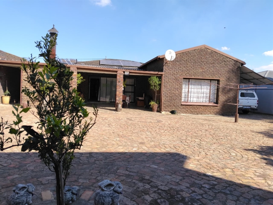 4 Bedroom Property for Sale in Dalview Gauteng