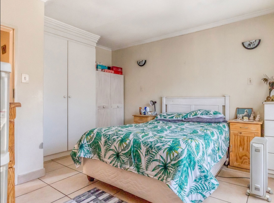 To Let 2 Bedroom Property for Rent in Bromhof Gauteng