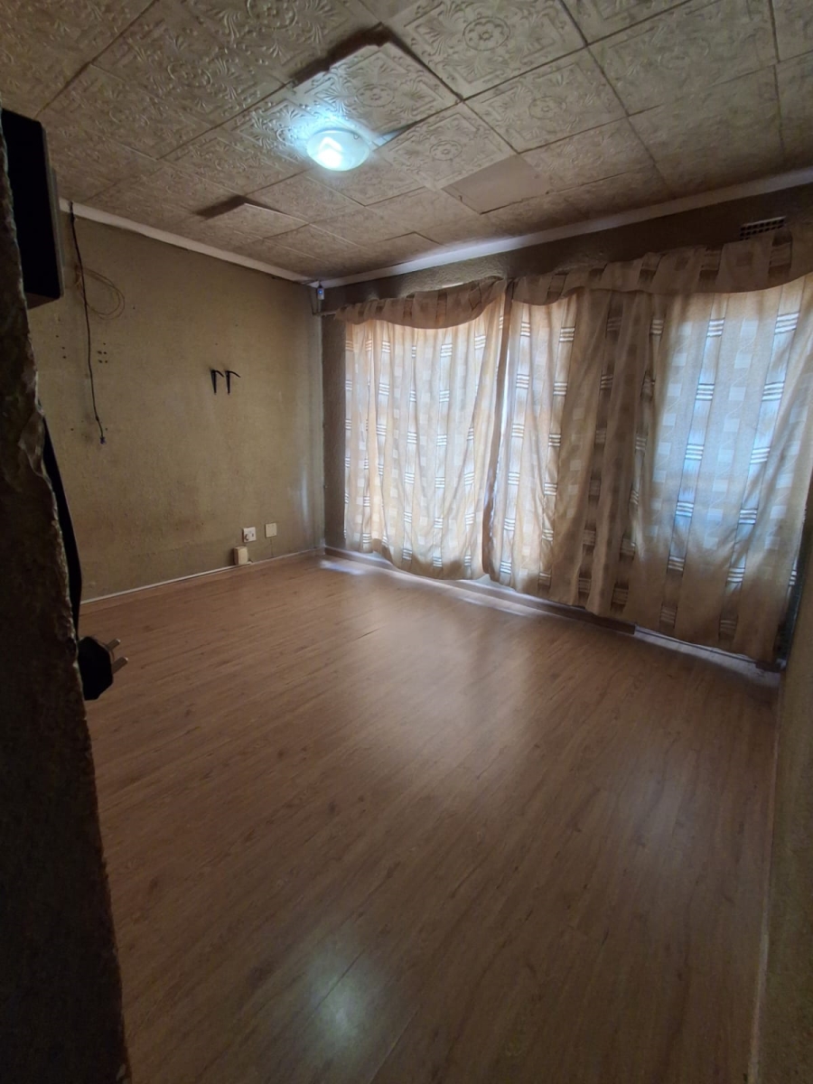 3 Bedroom Property for Sale in Unitas Park Gauteng