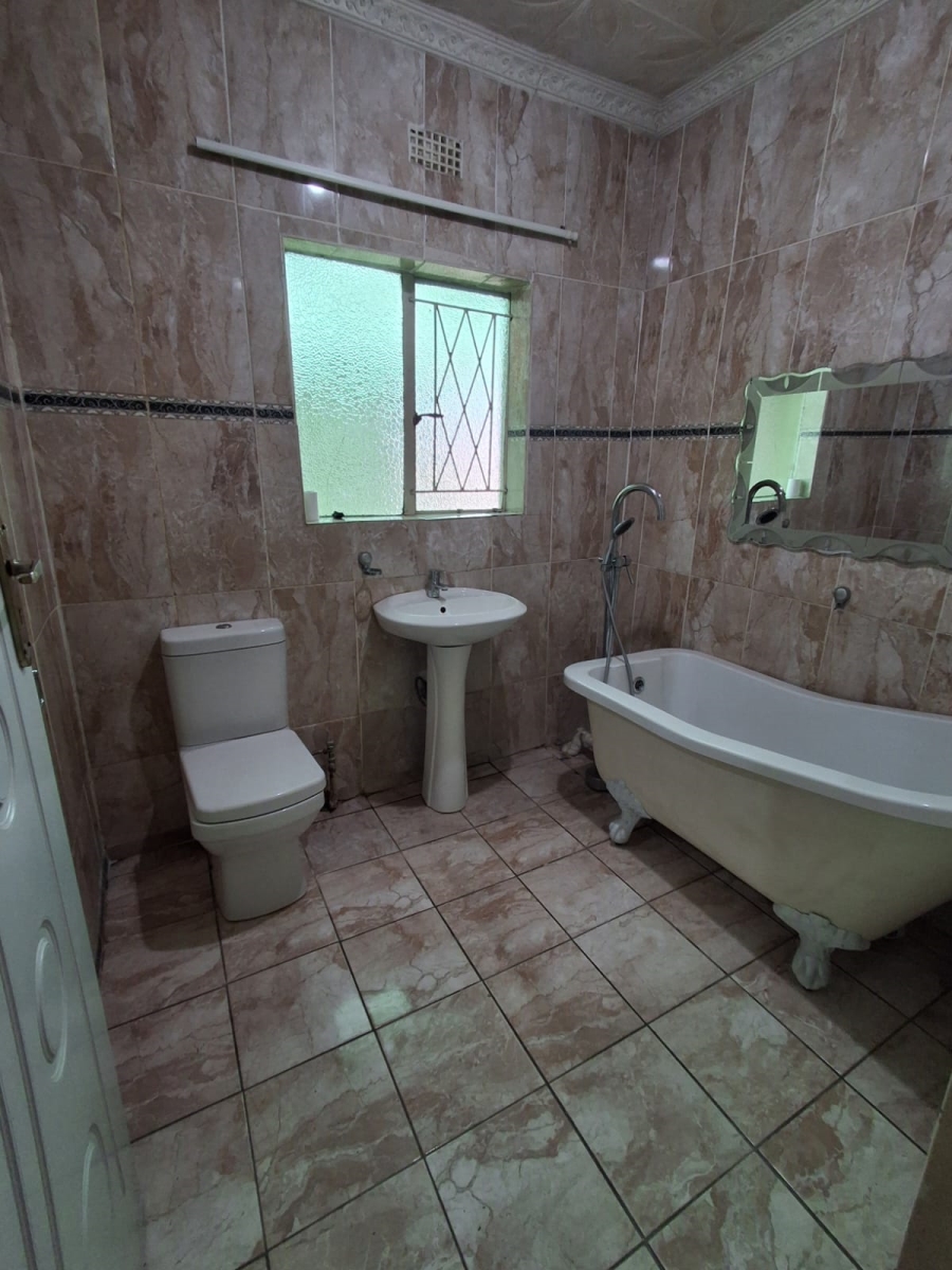 3 Bedroom Property for Sale in Unitas Park Gauteng