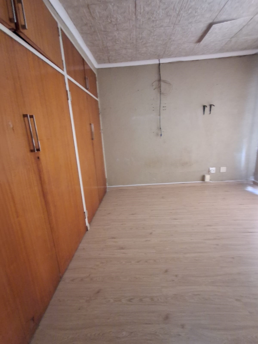3 Bedroom Property for Sale in Unitas Park Gauteng