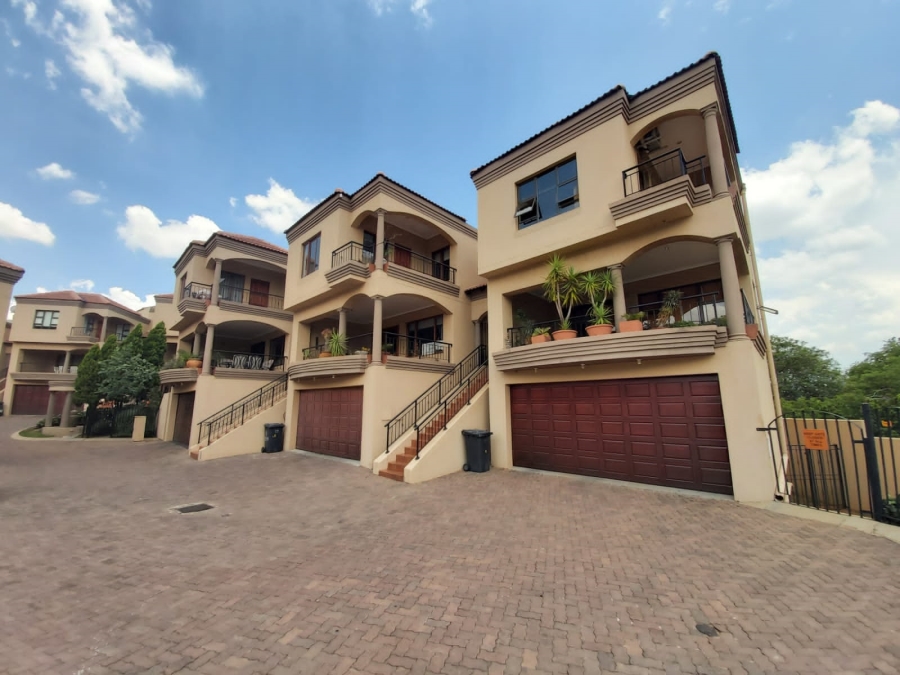 To Let 4 Bedroom Property for Rent in Bassonia Gauteng