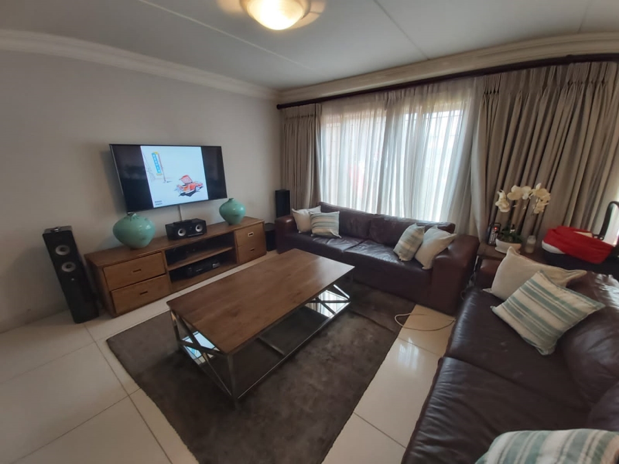 To Let 4 Bedroom Property for Rent in Bassonia Gauteng