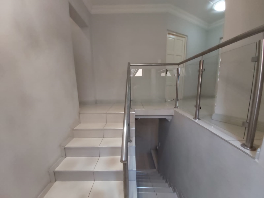 To Let 4 Bedroom Property for Rent in Bassonia Gauteng