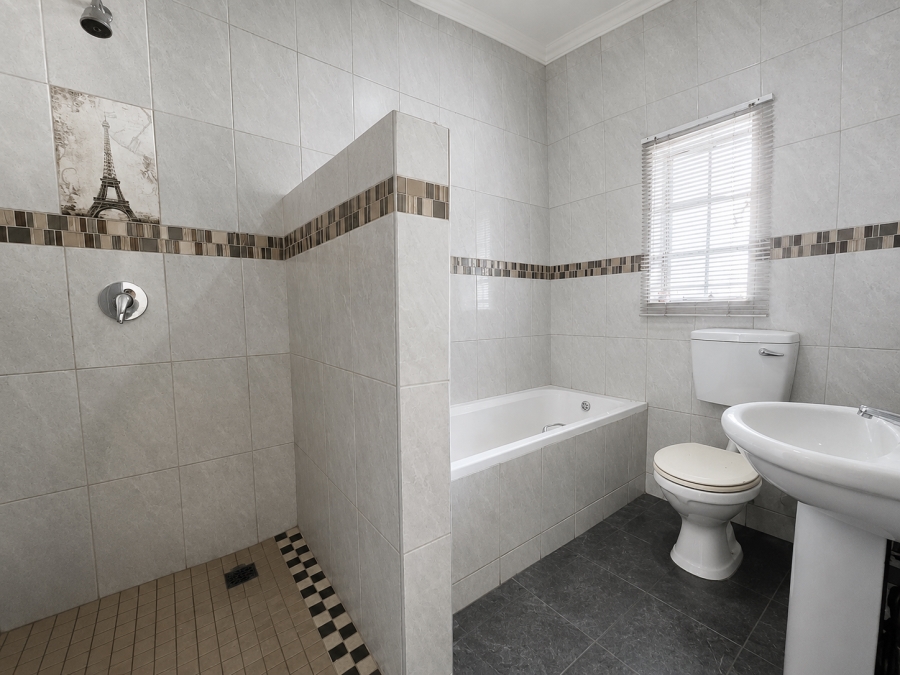 3 Bedroom Property for Sale in Three Rivers Gauteng