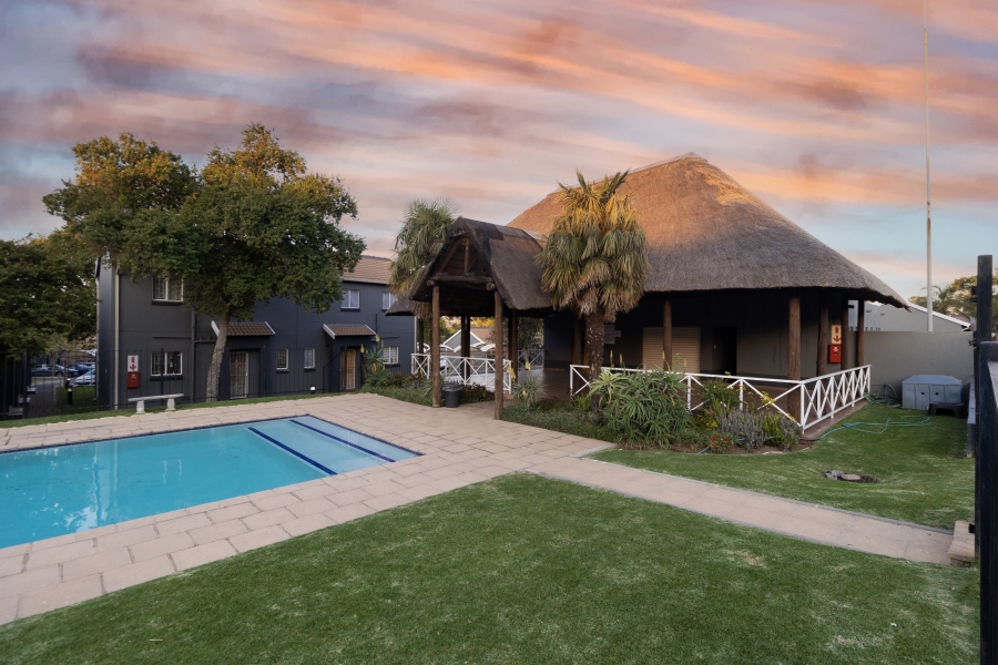 2 Bedroom Property for Sale in Greenstone Hill Gauteng