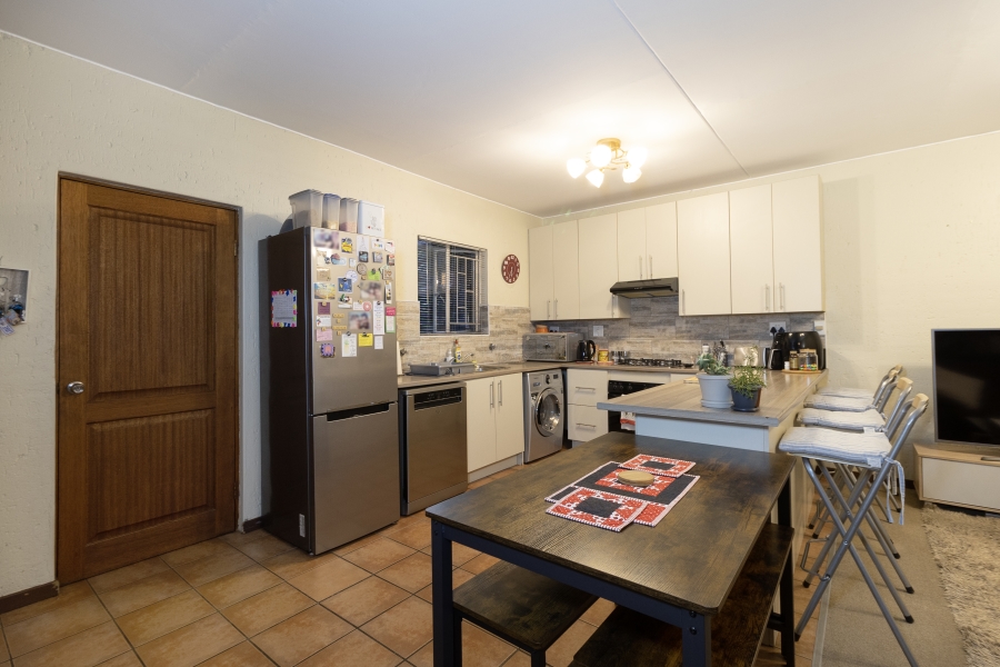 2 Bedroom Property for Sale in Greenstone Hill Gauteng