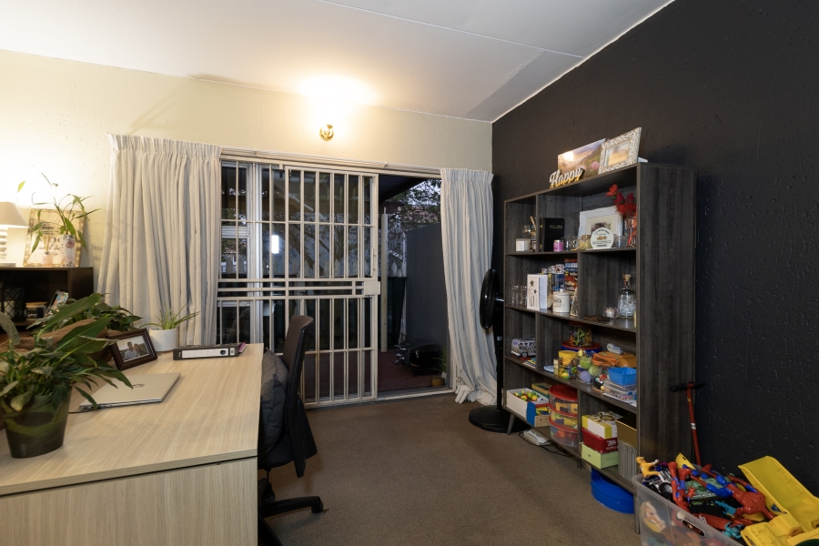 2 Bedroom Property for Sale in Greenstone Hill Gauteng