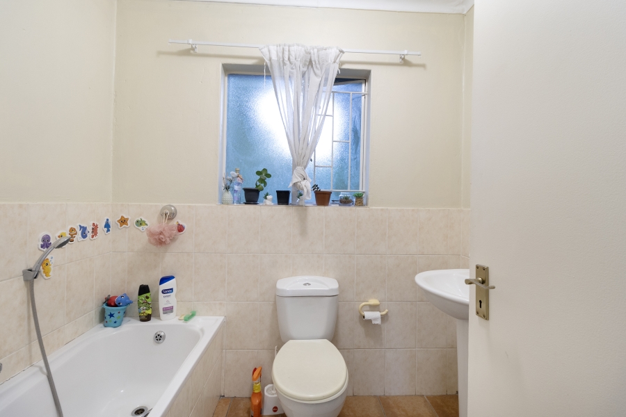 2 Bedroom Property for Sale in Greenstone Hill Gauteng